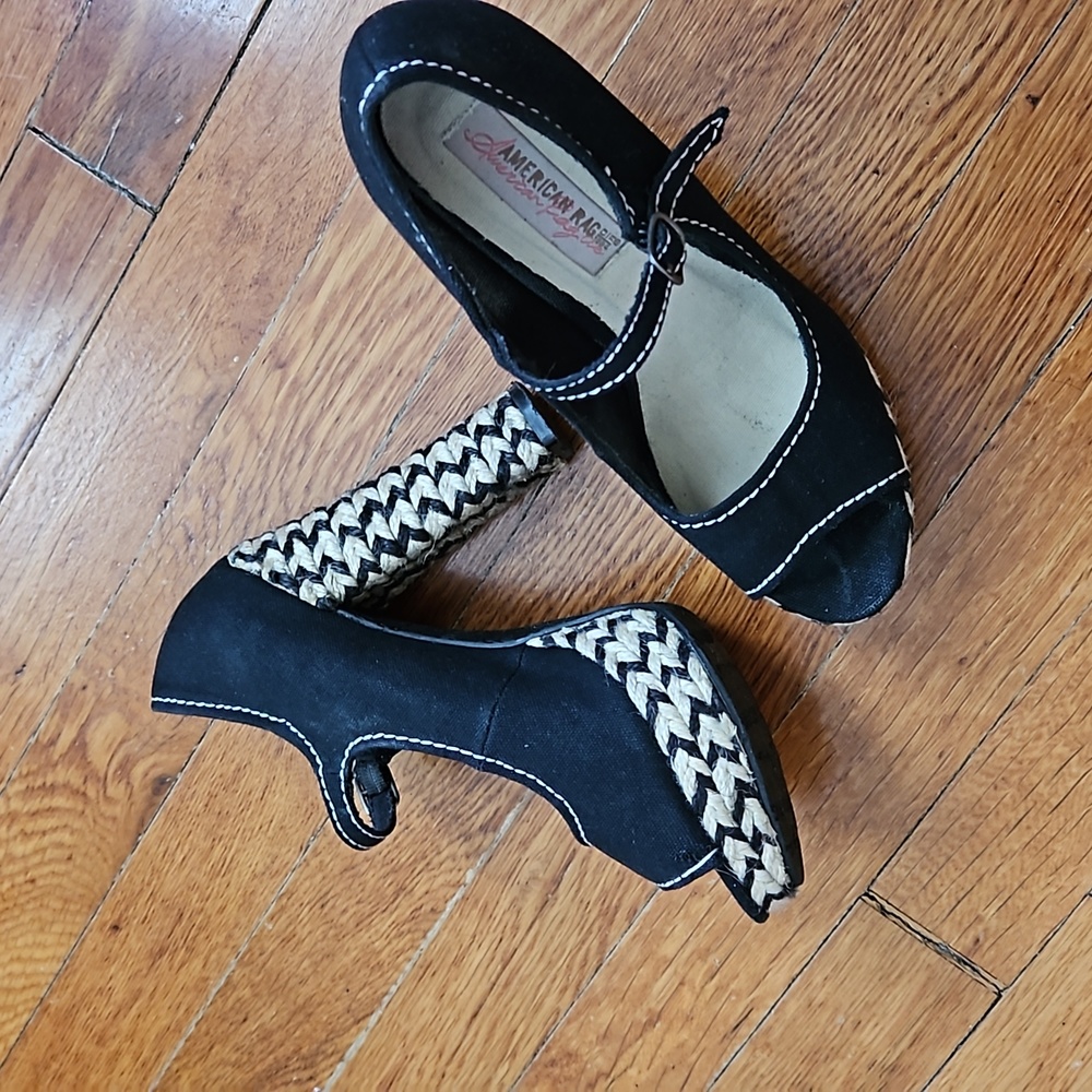 American Rag shoes - Picture 2 of 3